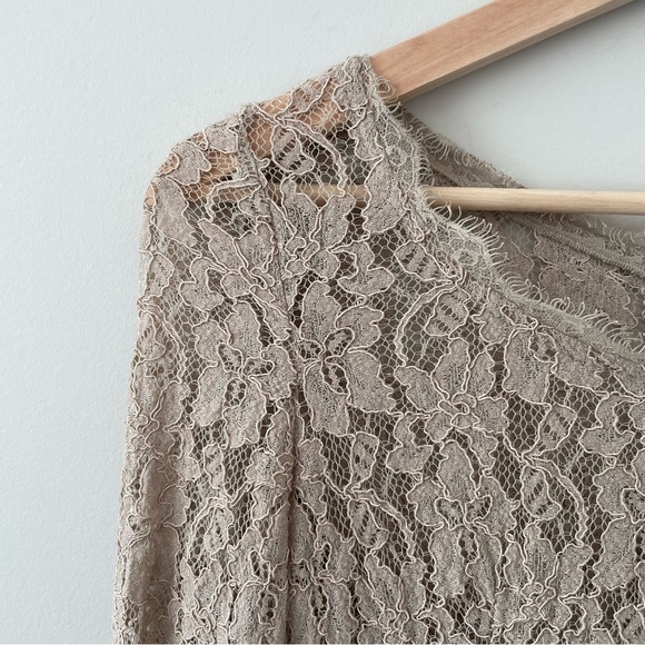 Babaton Lace Top - Picture 2 of 3